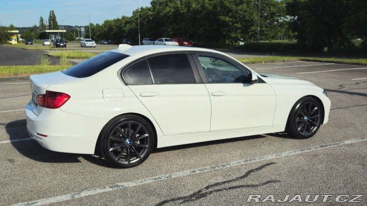 BMW 3 2,0 F30 328i Luxury Lin 2012