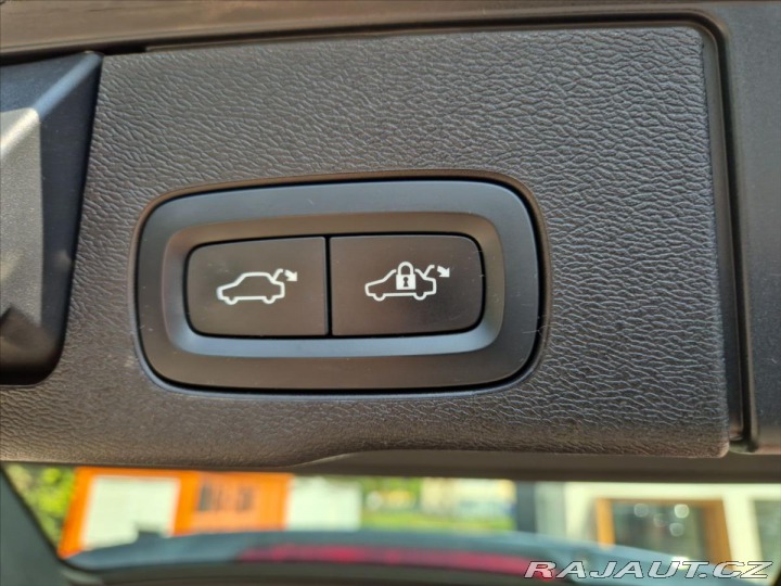 Volvo XC60 2,0 D4 AWD 2021