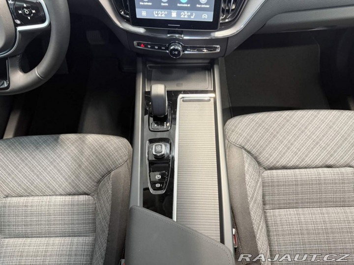 Volvo XC60 B5 2.0L 250+14 HPAT8 AWD 2026