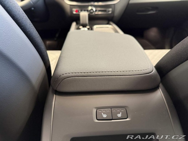 Volvo XC60 B5 2.0L 250+14 HPAT8 AWD 2026