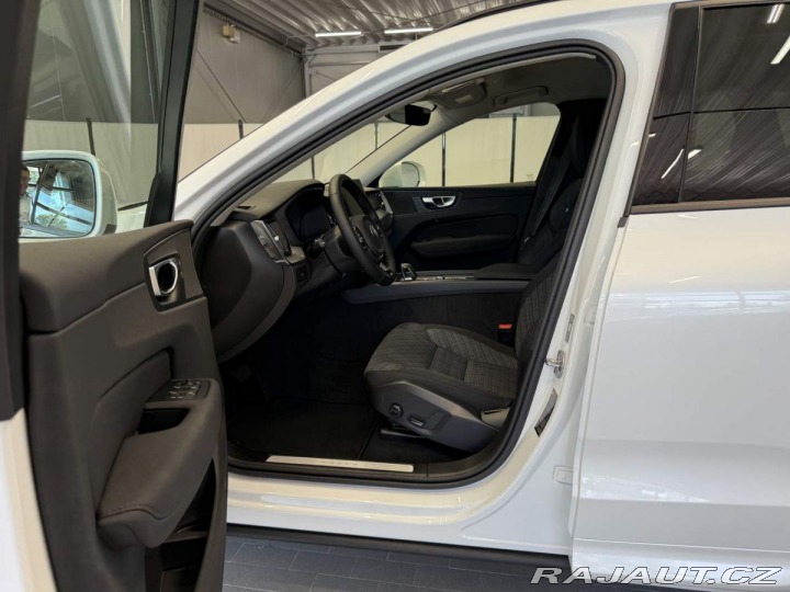 Volvo XC60 B5 2.0L 250+14 HP AT8 FWD 2025
