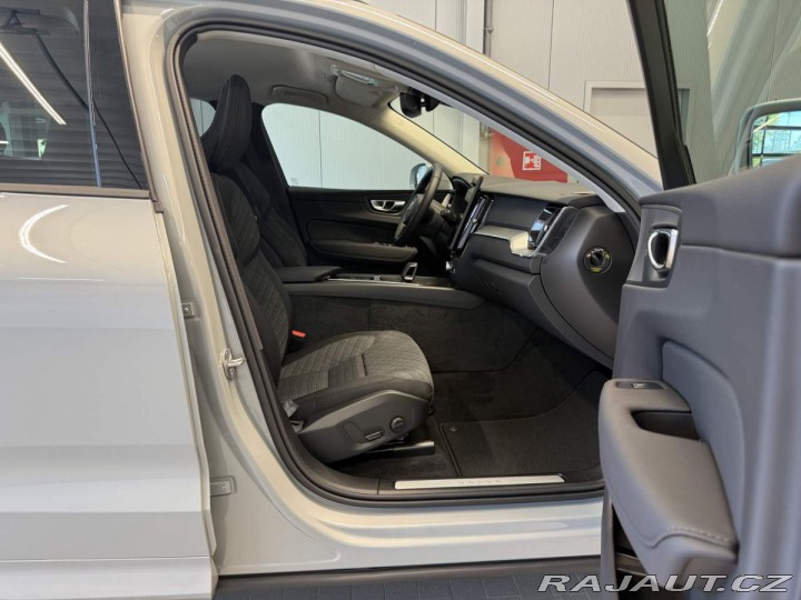 Volvo XC60 B5 2.0L 250+14 HP AT8 FWD 2025