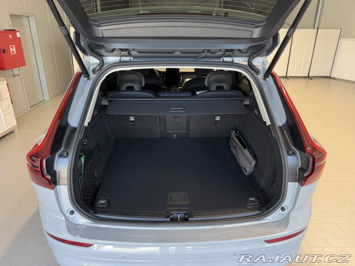 Volvo XC60 B5 2.0L 250+14 HPAT8 AWD 2026