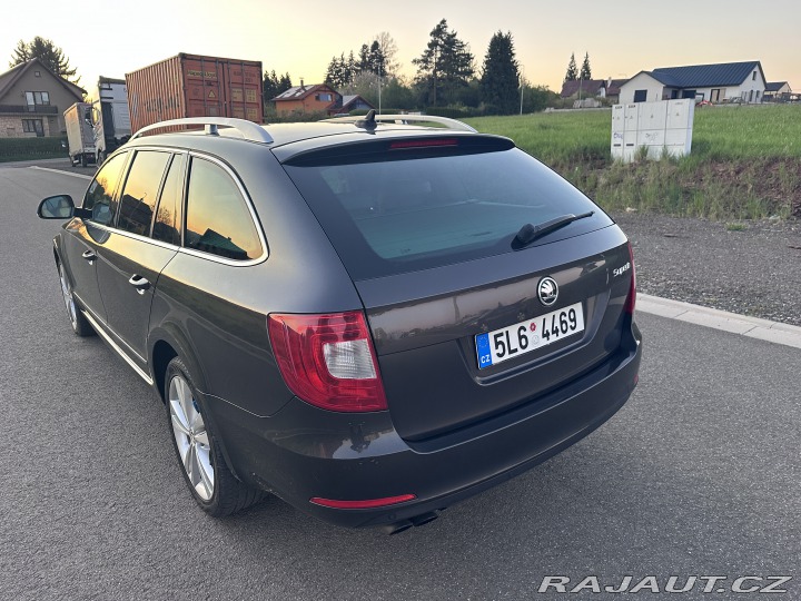 Škoda Superb Osobní 2011