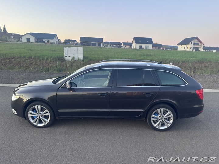 Škoda Superb Osobní 2011