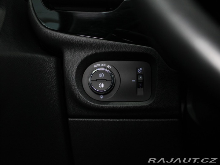 Opel Corsa 0,1 50kWh Elegance KAMERA 2020