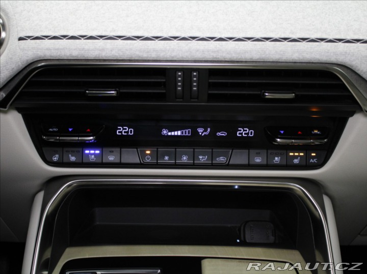 Mazda CX-60 2,5 PHEV 241kW TAKUMI Pan 2022