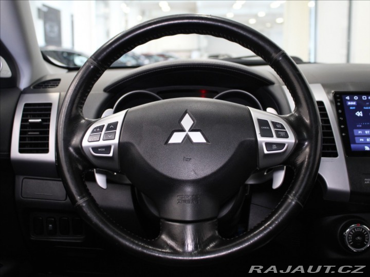 Mitsubishi Outlander 2,2 Di-D AT 4x4 7-míst KŮ 2012