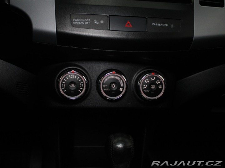 Mitsubishi Outlander 2,2 Di-D AT 4x4 7-míst KŮ 2012
