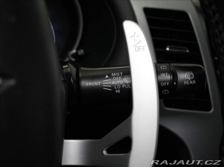 Mitsubishi Outlander 2,2 Di-D AT 4x4 7-míst KŮ 2012
