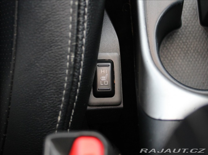 Mitsubishi Outlander 2,2 Di-D AT 4x4 7-míst KŮ 2012