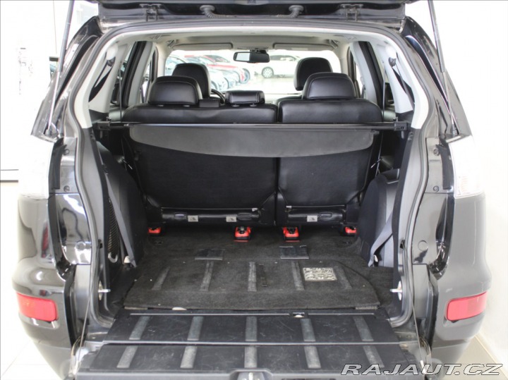 Mitsubishi Outlander 2,2 Di-D AT 4x4 7-míst KŮ 2012