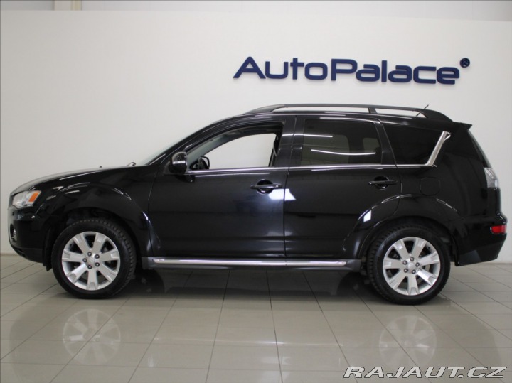 Mitsubishi Outlander 2,2 Di-D AT 4x4 7-míst KŮ 2012