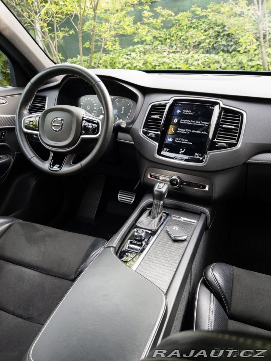 Volvo XC90 R-Design Modrá 2018 63tis 1800