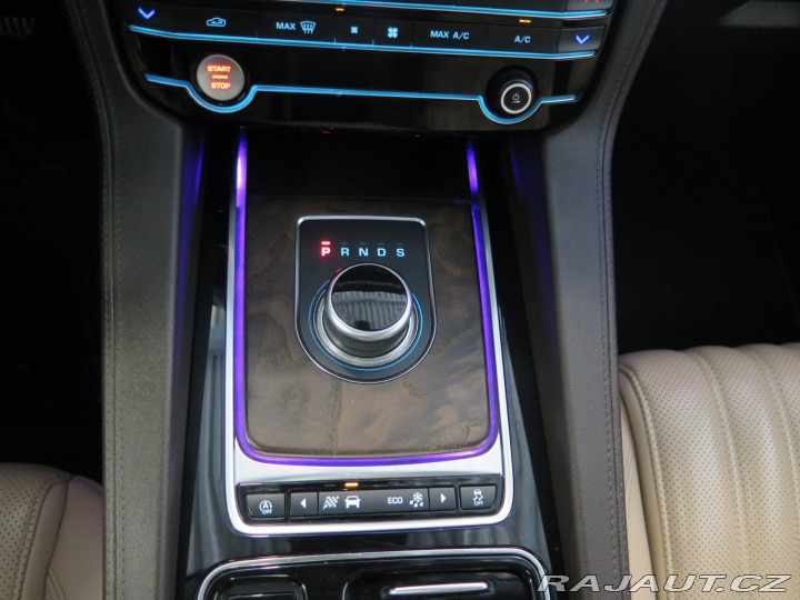 Jaguar F-Pace 3.0d V6 AWD,Portfolio,DPH 2019