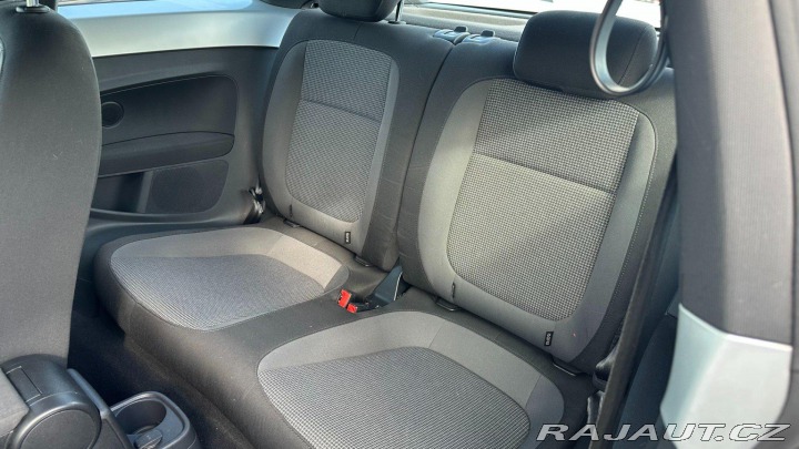 Volkswagen Beetle 1.2TSI 77kW REZERVOVANO 2012