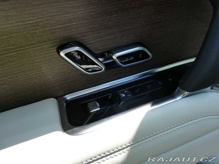 Land Rover Range Rover 4,4 Autobiography P530 2025