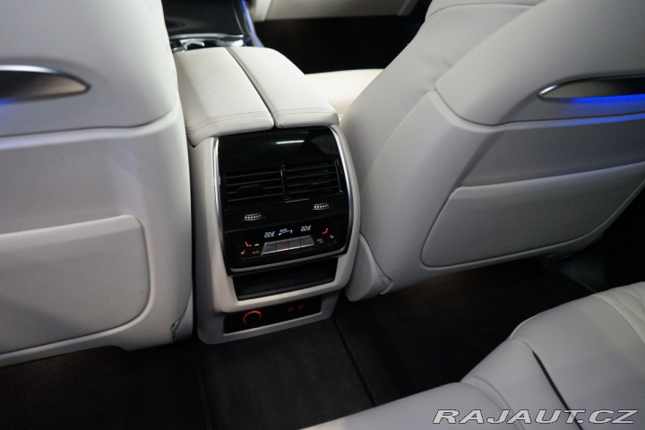 BMW X7 M60i Pano Nez.Top H/K Taž 2023