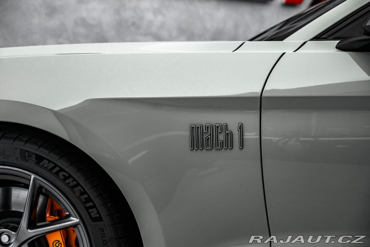 Ford Mustang Mach1 1800
