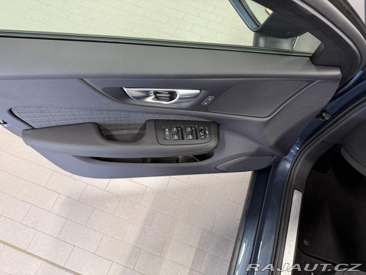 Volvo V60 B4 2.0L 197+14 HP AT7 FWD 2026