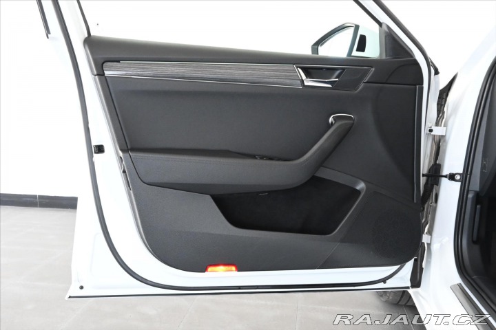 Škoda Superb 2,0 TDI 110 KW DSG STYLE 2022