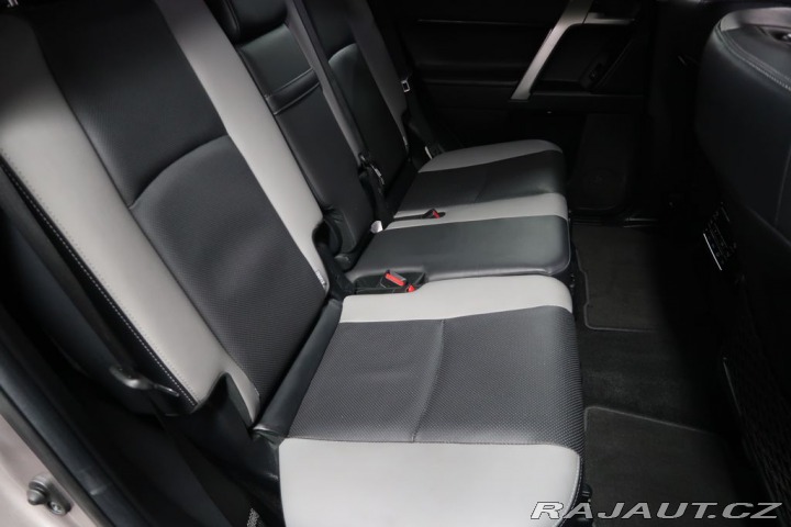 Toyota Land Cruiser 2.4D4-D,CZ,1Maj,Executive 2023