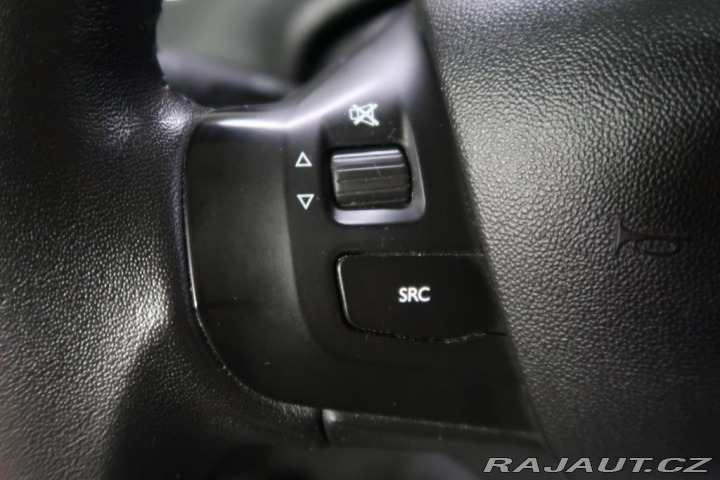 Peugeot 2008 1.2PureTech,CZ,1Maj,Manuá 2017