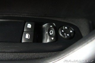 Peugeot 2008 1.2PureTech,CZ,1Maj,Manuá 2017