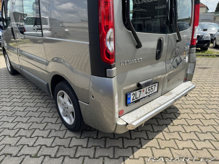 Renault Trafic 6 MÍST 2,5 DCI 107 KW ČR 2007