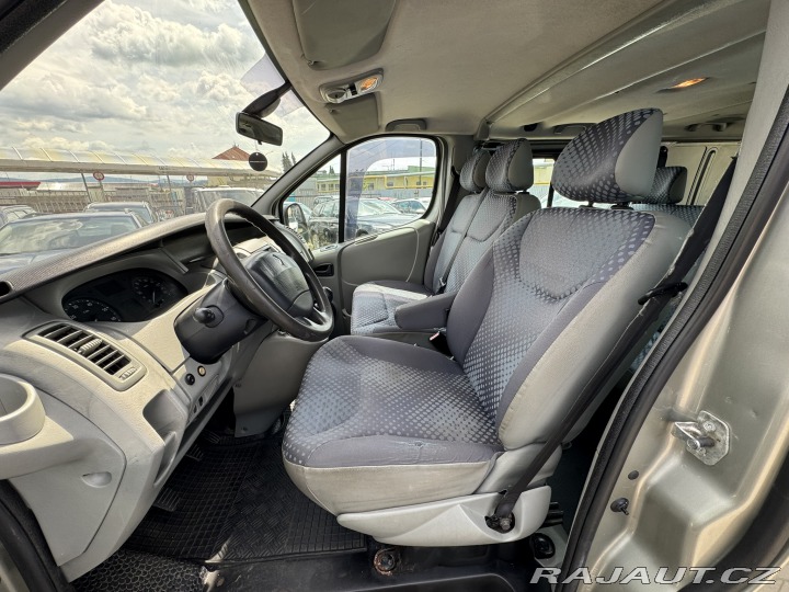 Renault Trafic 6 MÍST 2,5 DCI 107 KW ČR 2007