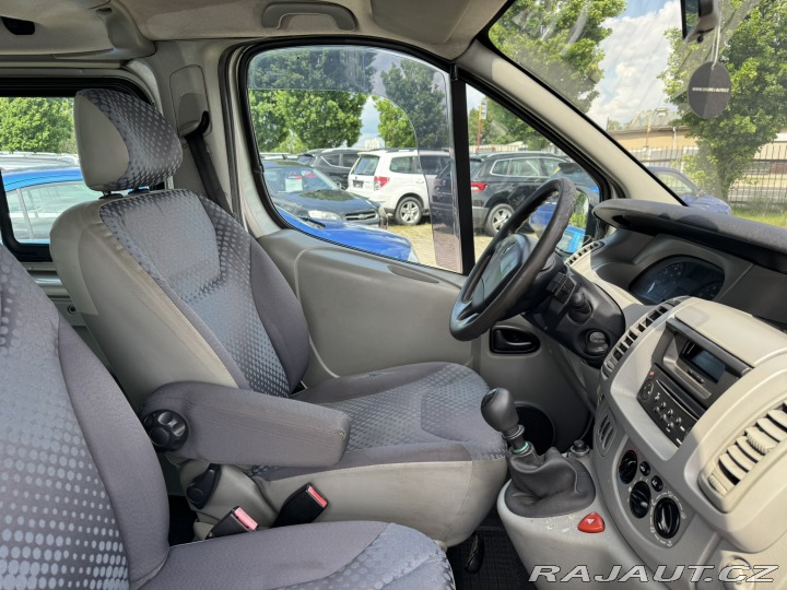 Renault Trafic 6 MÍST 2,5 DCI 107 KW ČR 2007