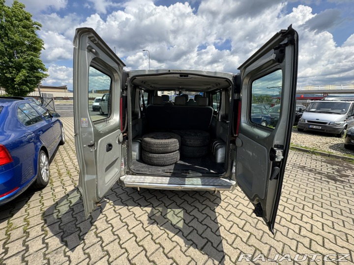 Renault Trafic 6 MÍST 2,5 DCI 107 KW ČR 2007