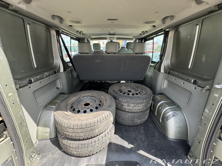 Renault Trafic 6 MÍST 2,5 DCI 107 KW ČR 2007