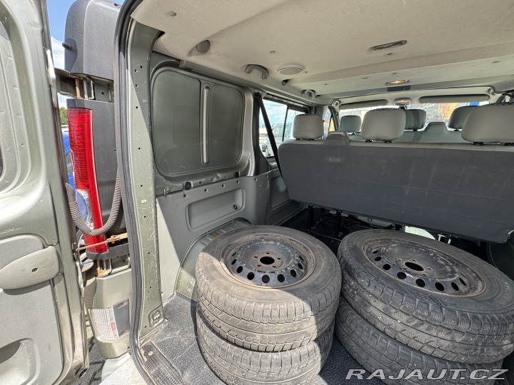 Renault Trafic 6 MÍST 2,5 DCI 107 KW ČR 2007