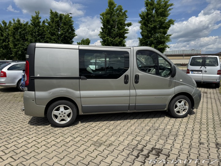 Renault Trafic 6 MÍST 2,5 DCI 107 KW ČR 2007