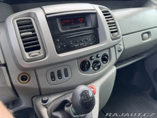 Renault Trafic 6 MÍST 2,5 DCI 107 KW ČR 2007