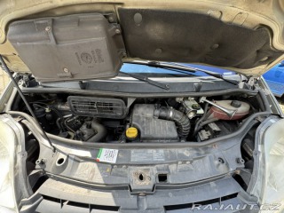 Renault Trafic 6 MÍST 2,5 DCI 107 KW ČR 2007