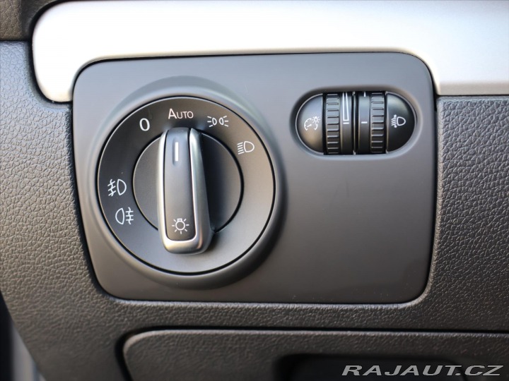 Volkswagen Golf 1,6 TDI 77kW Highline 1.M 2010