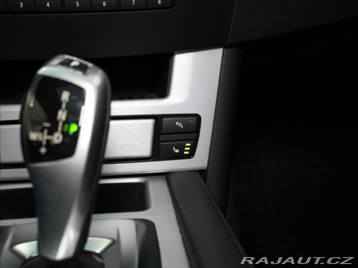 BMW 5 3,0 525d R6 145kW PANORAM 2009