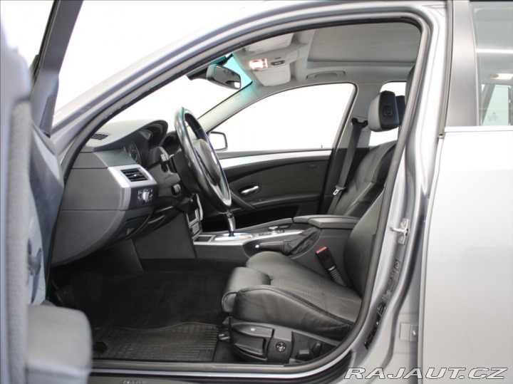 BMW 5 3,0 525d R6 145kW PANORAM 2009