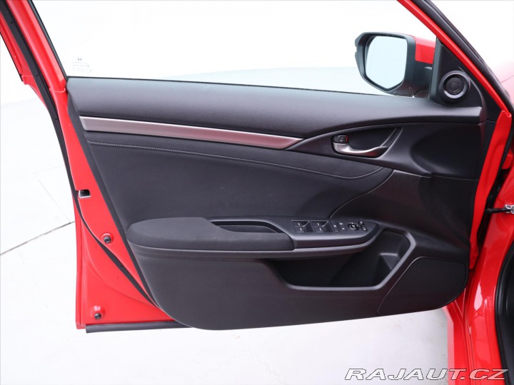 Honda Civic 1,0 i-VTEC 93kW CZ Elegan 2018