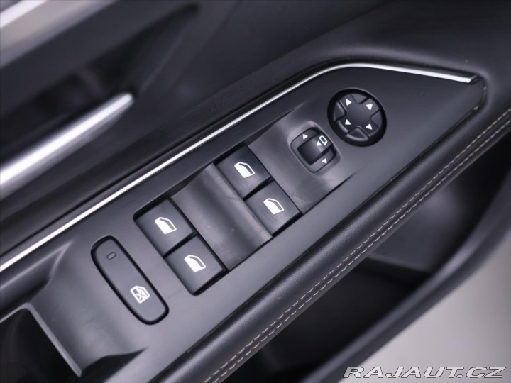 Peugeot 3008 1,6 PT 121kW Automat Allu 2017