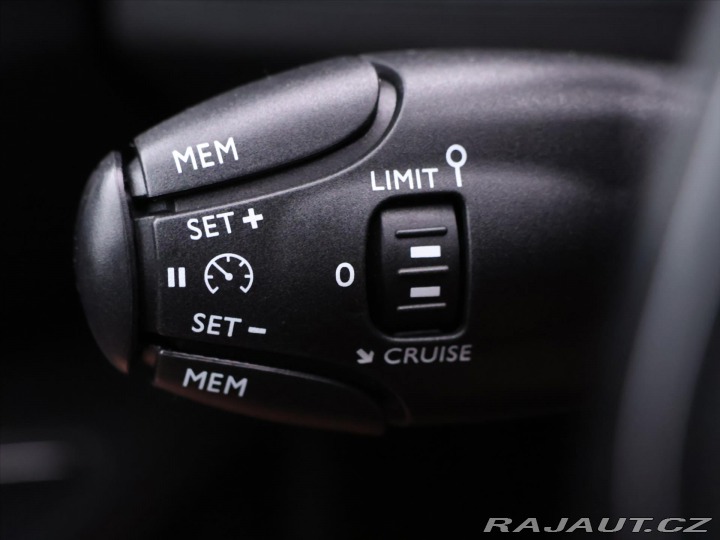 Peugeot 3008 1,6 PT 121kW Automat Allu 2017