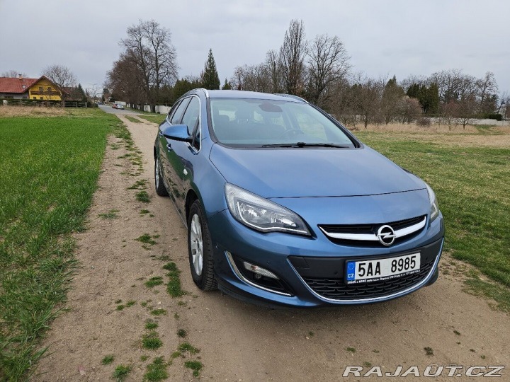 Opel Astra 1,6 CDTi + tažné zaříze 1800