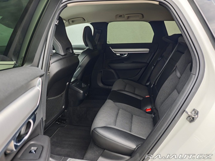 Volvo V90 2.0 D4 FWD Momentum 140kW 2019