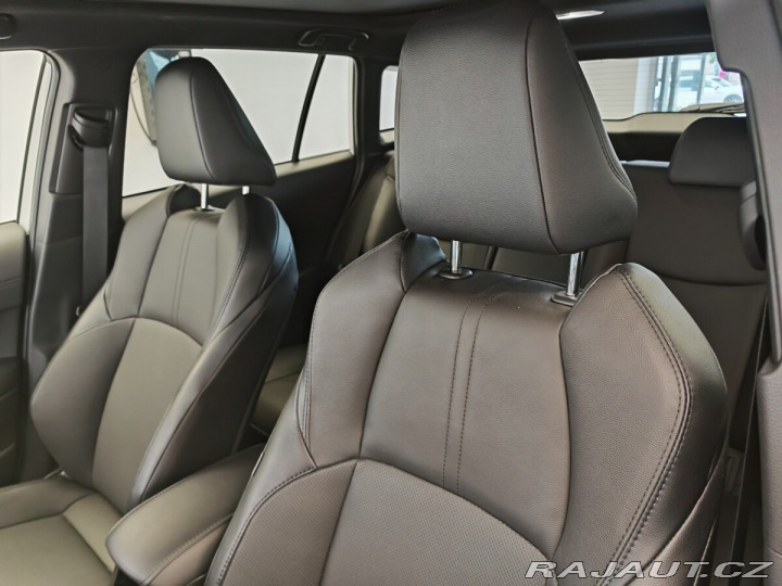 Toyota Corolla Cross 2,0 Hybrid e-CVT Executiv 2024