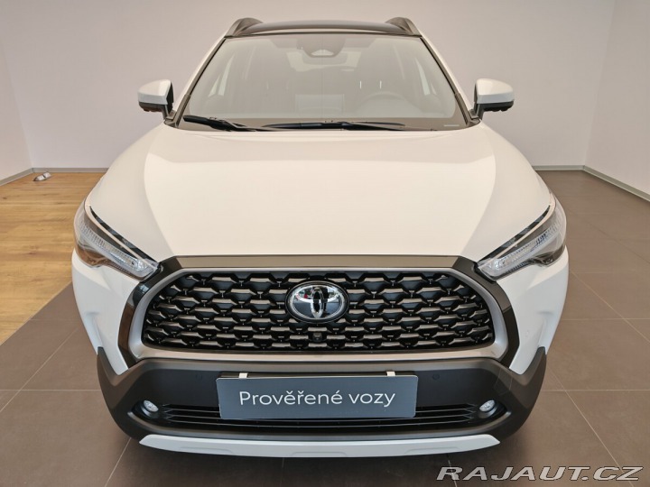 Toyota Corolla Cross 2,0 Hybrid e-CVT Executiv 2024