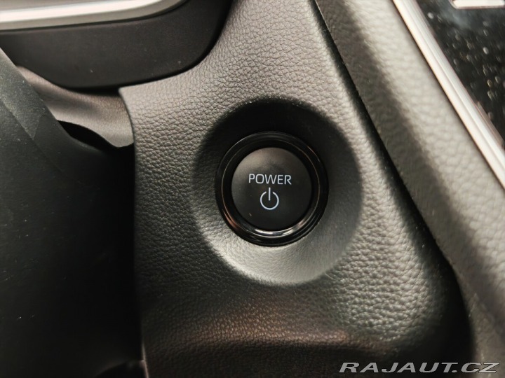 Toyota Corolla Cross 2,0 Hybrid e-CVT Executiv 2024