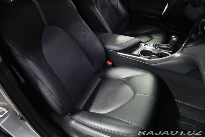 Toyota Camry 2.5Hybrid,CZ,24mZárukaExe 2023