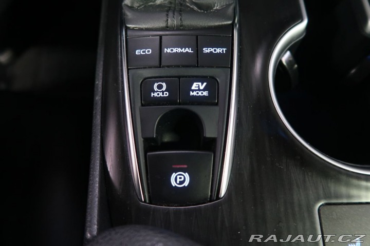 Toyota Camry 2.5Hybrid,CZ,24mZárukaExe 2023